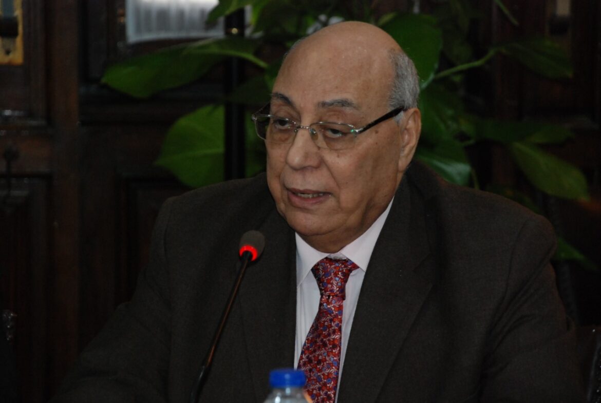 رئيس لجنة المبدات والآفات